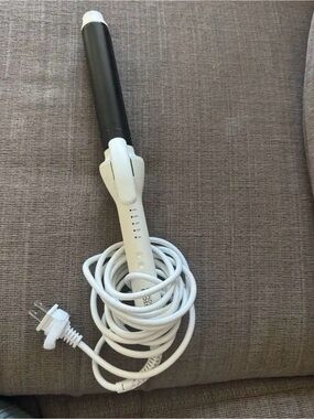 Bondi boost curling iron